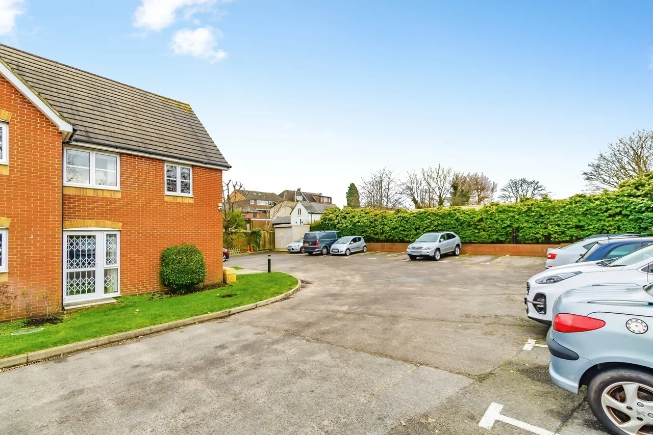 Chaldon Road, Caterham, Surrey, CR3, photo 14