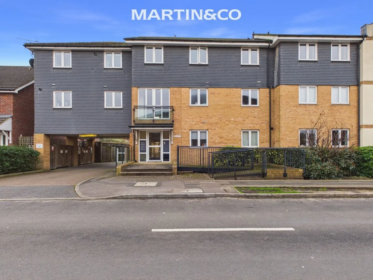 1 bed flat for sale — Wapshott Road, Staines-upon-Thames