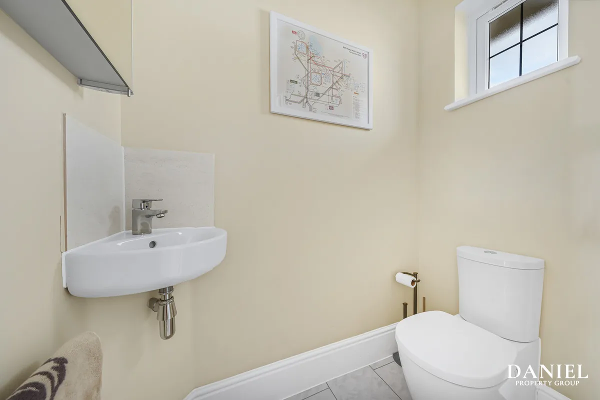 Bebington Drive, Langdon Hills, SS16, photo 7