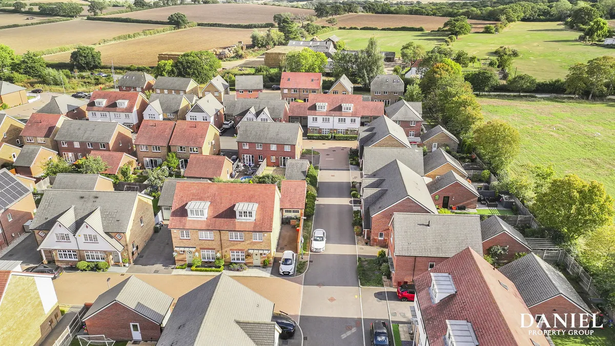 Bebington Drive, Langdon Hills, SS16, photo 25