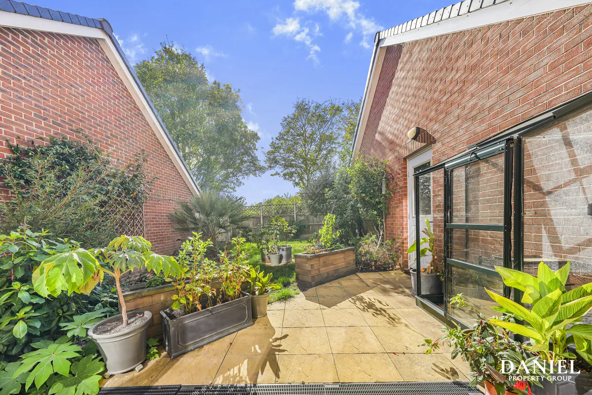 Bebington Drive, Langdon Hills, SS16, photo 12
