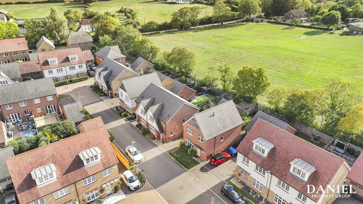 Bebington Drive, Langdon Hills, SS16, photo 24