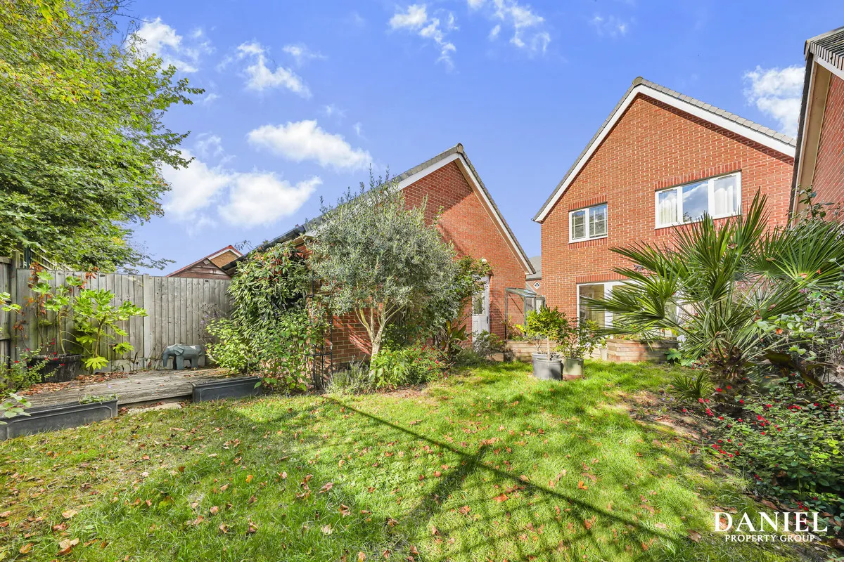 Bebington Drive, Langdon Hills, SS16, photo 13