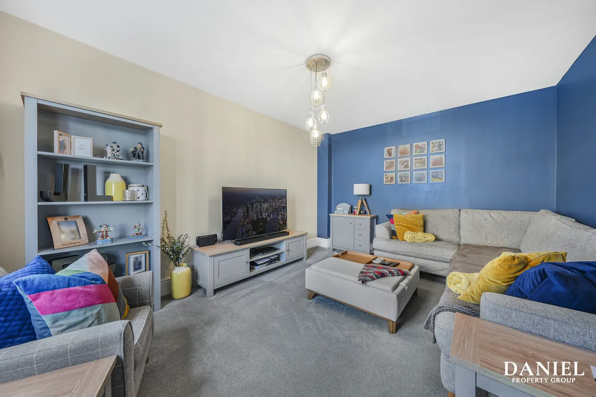Bebington Drive, Langdon Hills, SS16, photo 8