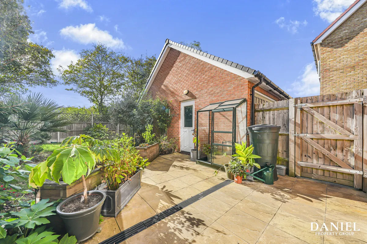Bebington Drive, Langdon Hills, SS16, photo 11