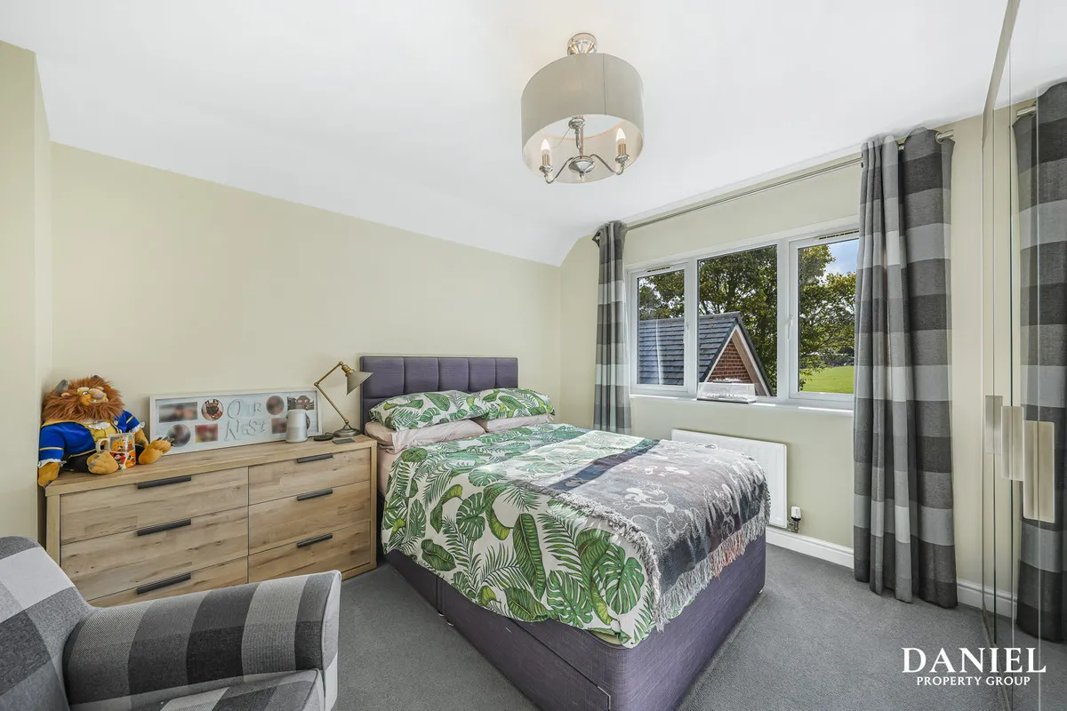 Bebington Drive, Langdon Hills, SS16, photo 20