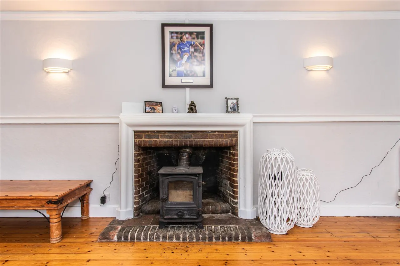 Hempstead Lane, Uckfield, East Sussex, TN22 3DL, photo 8