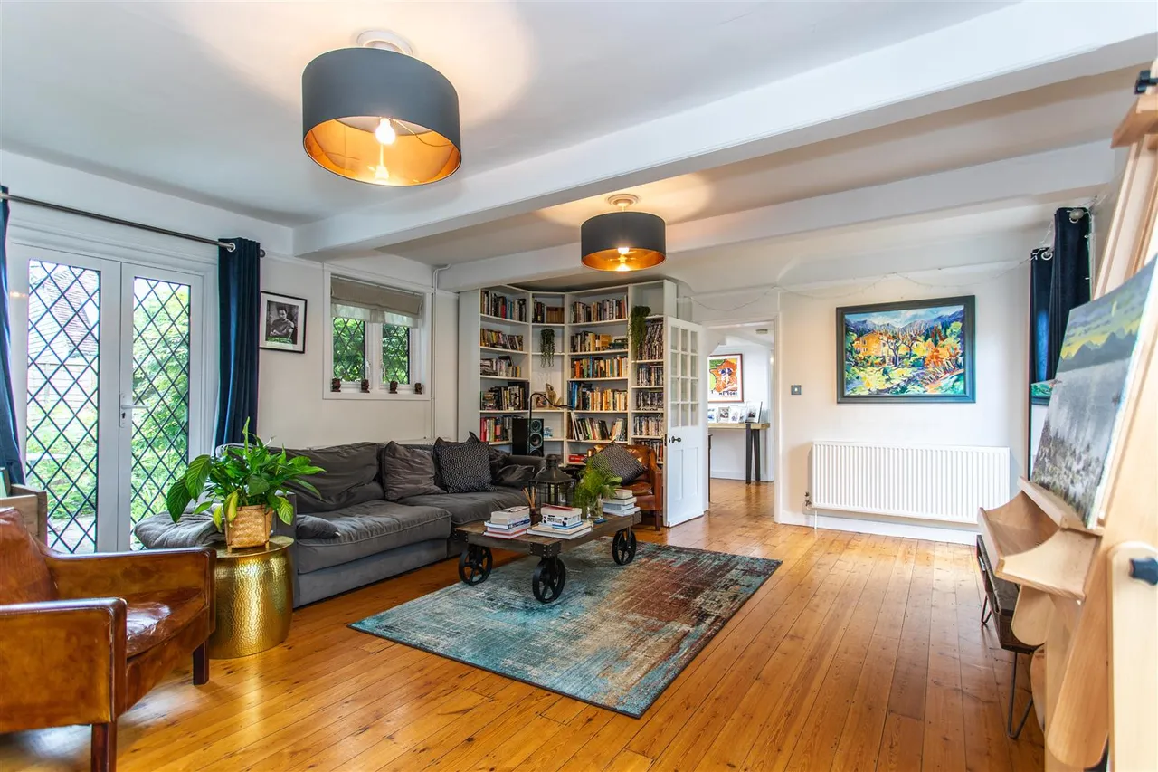 Hempstead Lane, Uckfield, East Sussex, TN22 3DL, photo 4