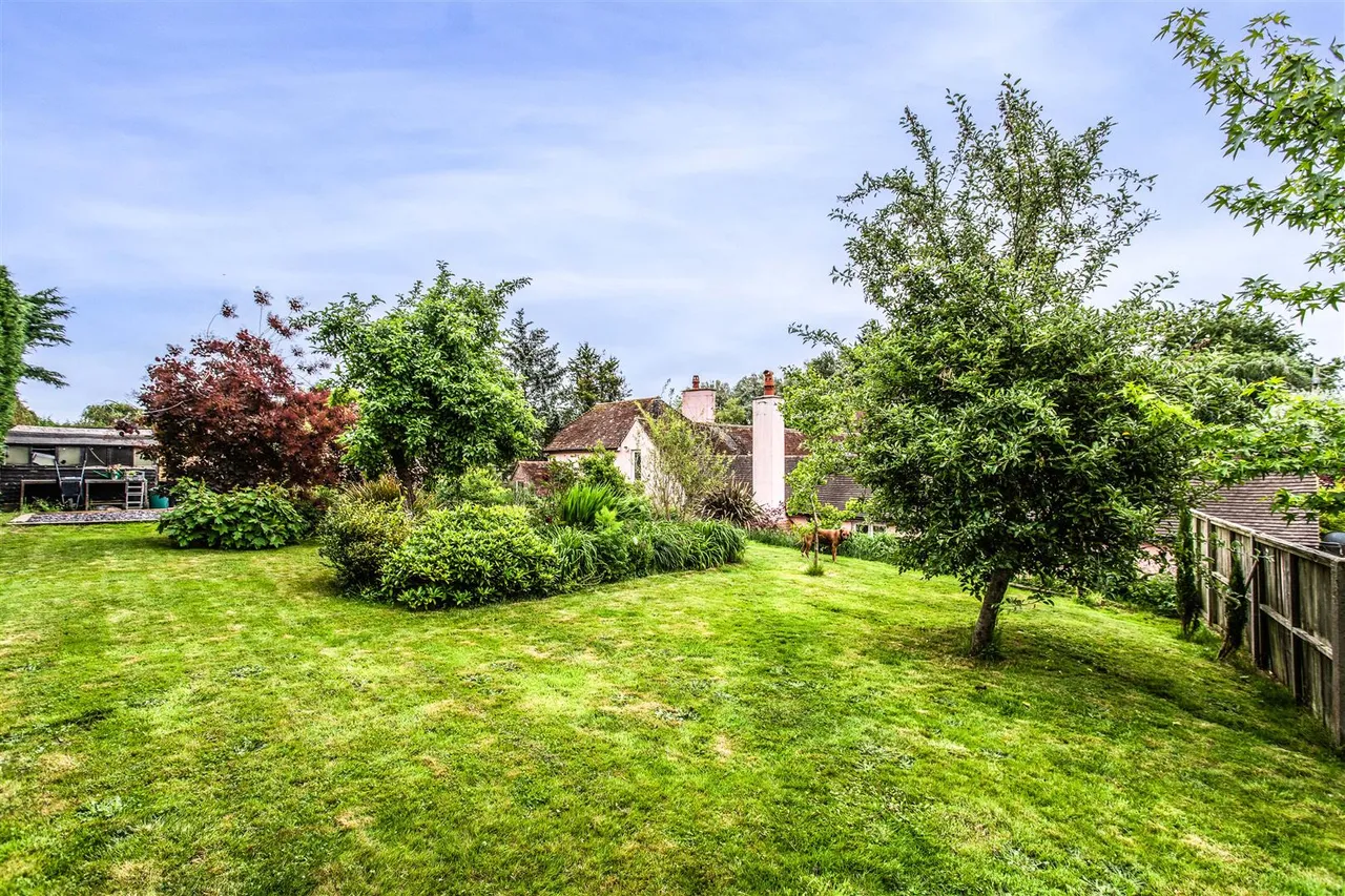 Hempstead Lane, Uckfield, East Sussex, TN22 3DL, photo 20