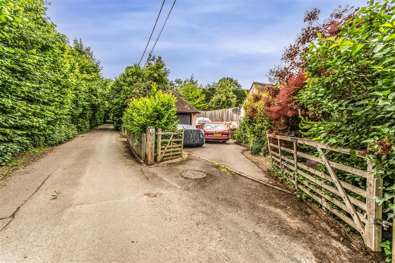Hempstead Lane, Uckfield, East Sussex, TN22 3DL, photo 26