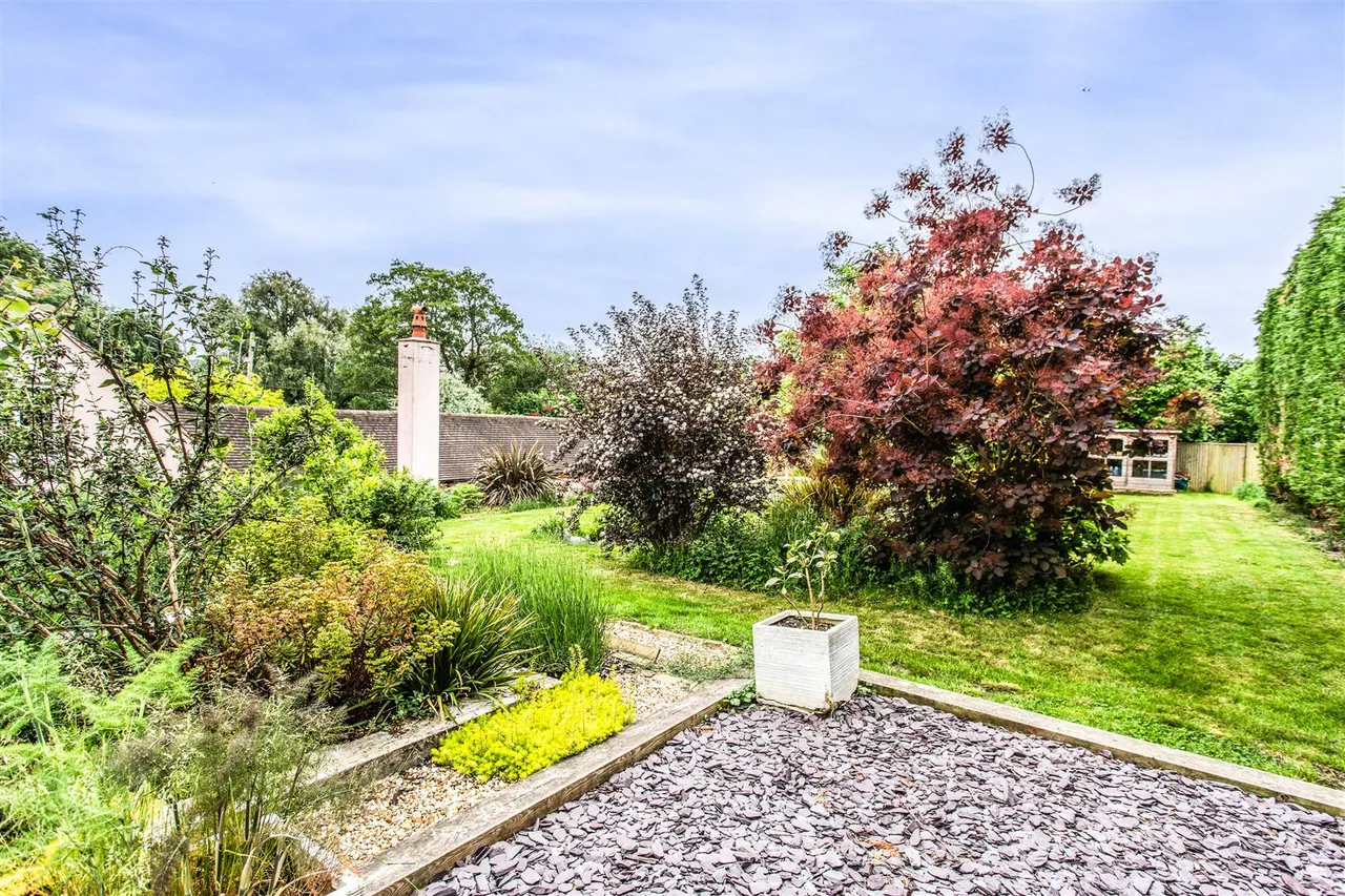 Hempstead Lane, Uckfield, East Sussex, TN22 3DL, photo 29