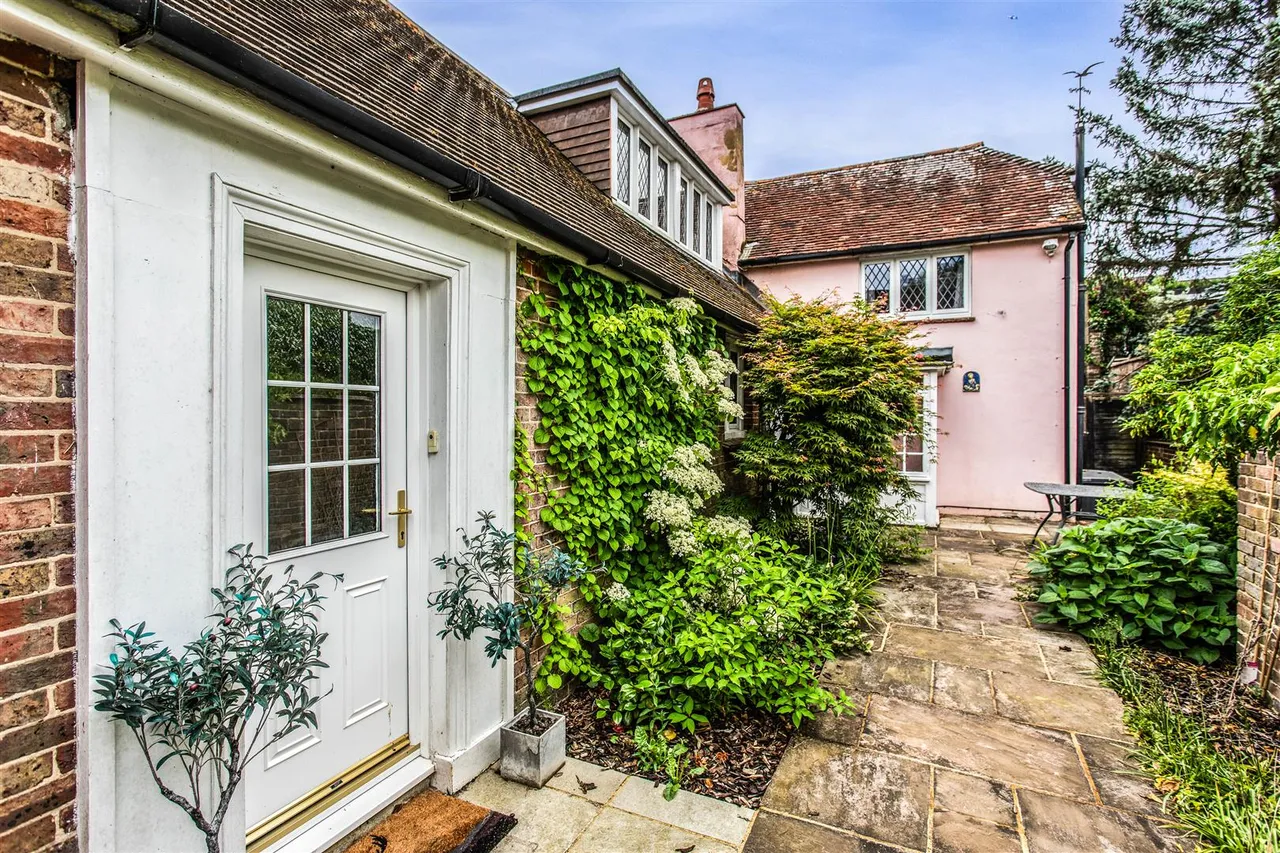 Hempstead Lane, Uckfield, East Sussex, TN22 3DL, photo 27