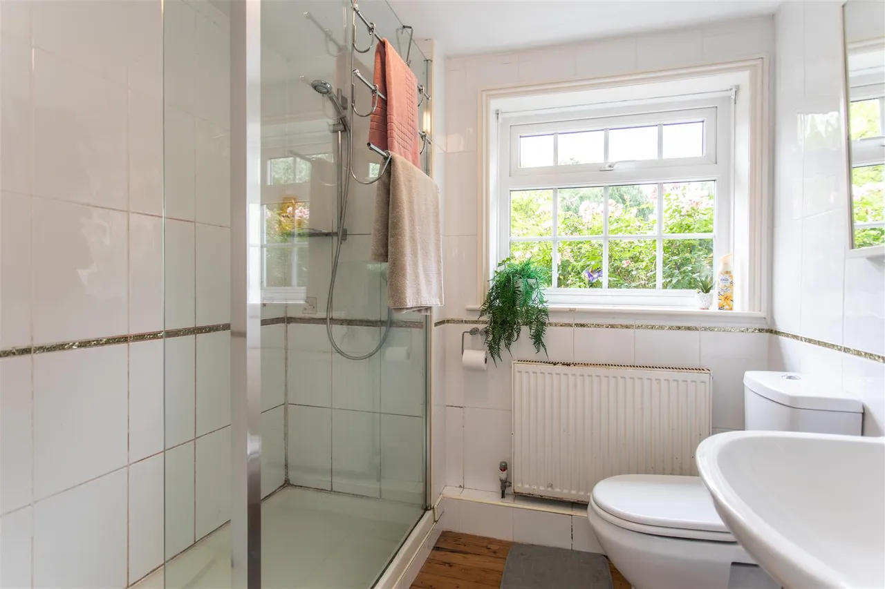 Hempstead Lane, Uckfield, East Sussex, TN22 3DL, photo 19