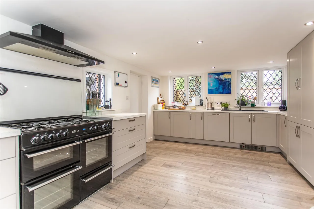 Hempstead Lane, Uckfield, East Sussex, TN22 3DL, photo 10