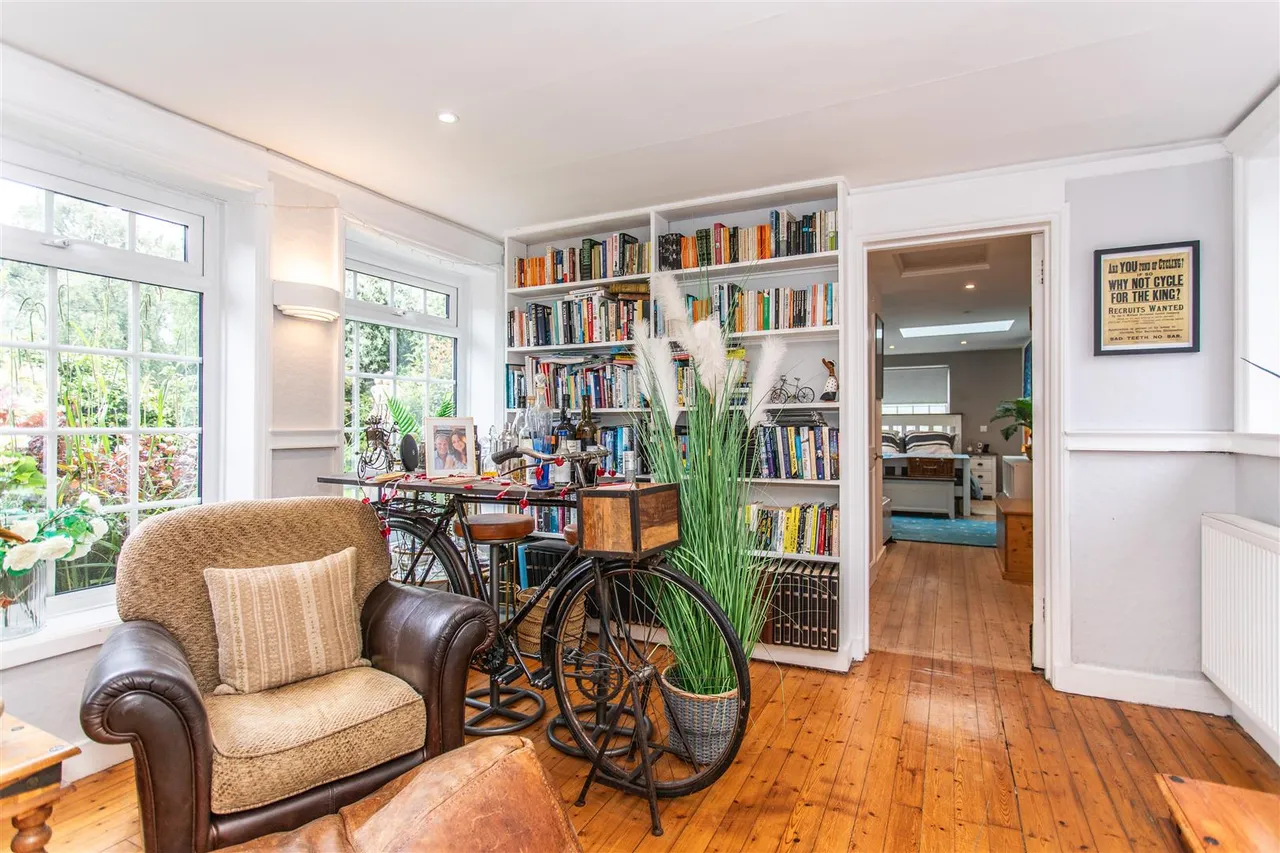 Hempstead Lane, Uckfield, East Sussex, TN22 3DL, photo 6