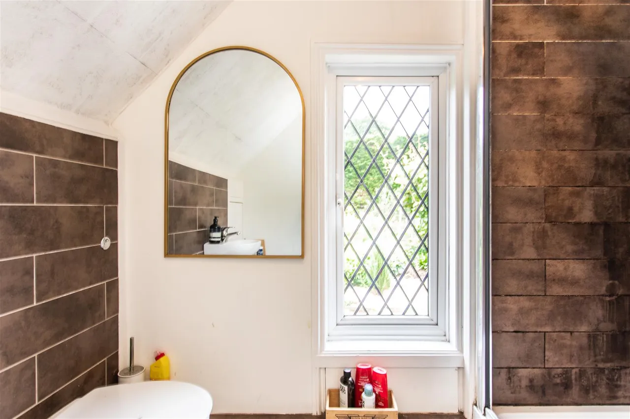 Hempstead Lane, Uckfield, East Sussex, TN22 3DL, photo 18