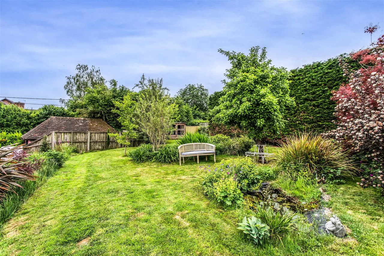 Hempstead Lane, Uckfield, East Sussex, TN22 3DL, photo 28