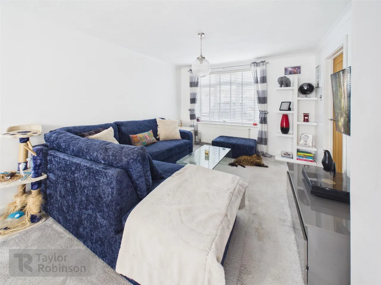 Highams Hill, Gossops Green, RH11, photo 3