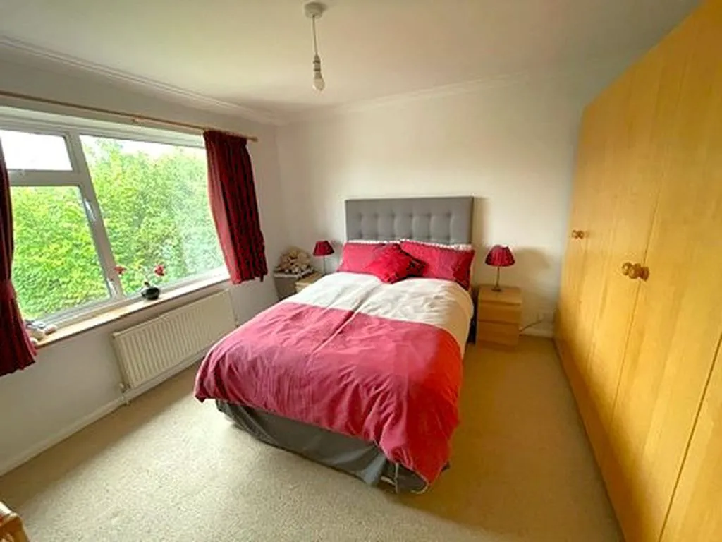 Southbourne Drive, Bourne End SL8 5RZ, photo 9