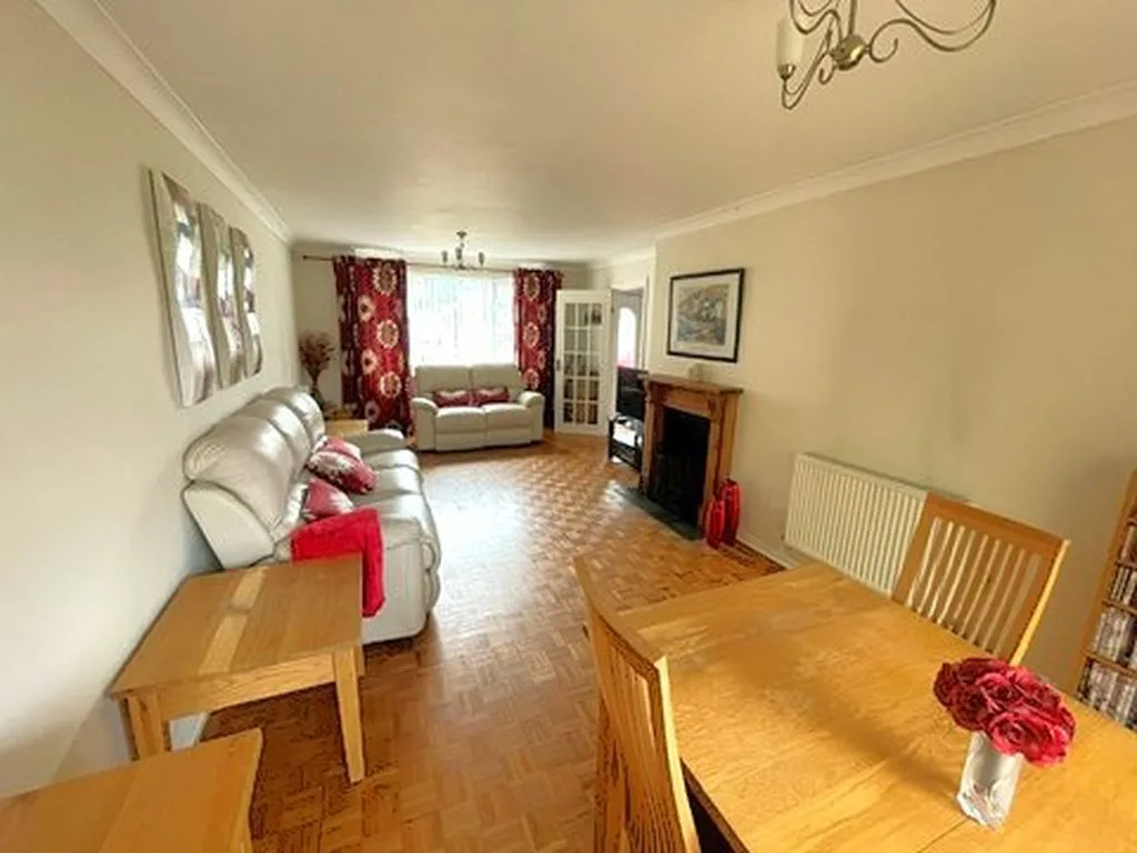Southbourne Drive, Bourne End SL8 5RZ, photo 5