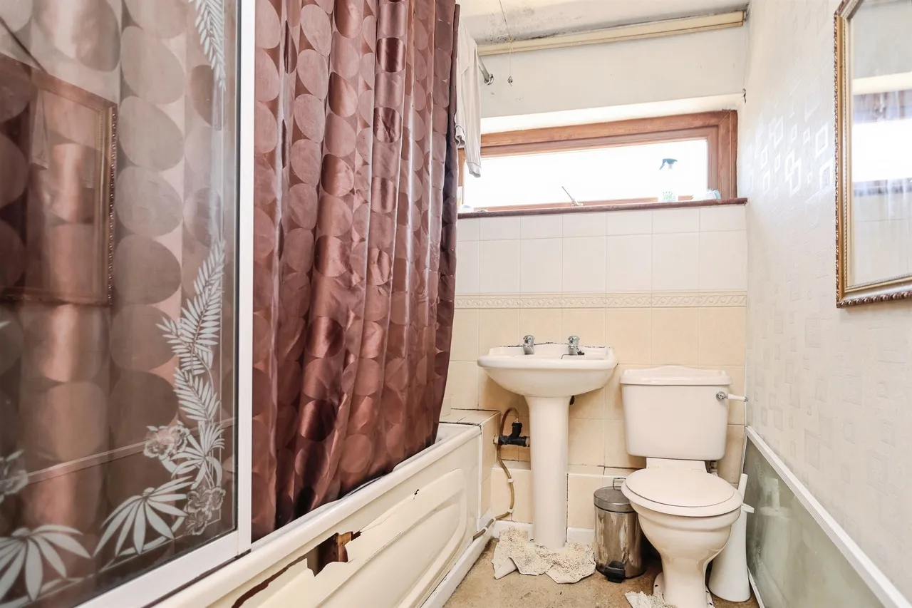 Middle Leasow, Quinton, B32, photo 11
