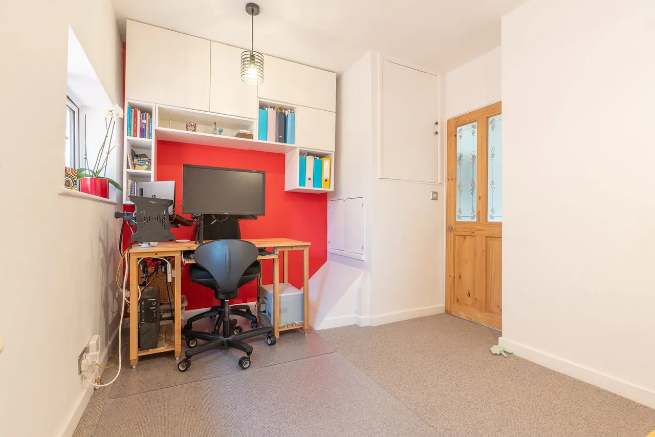 Bow Street, Alton, GU34, photo 16