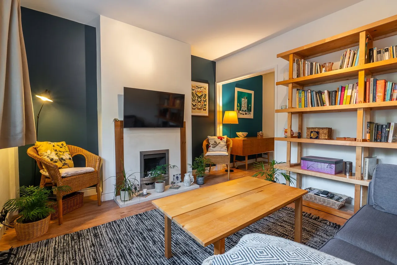 Bow Street, Alton, GU34, photo 6