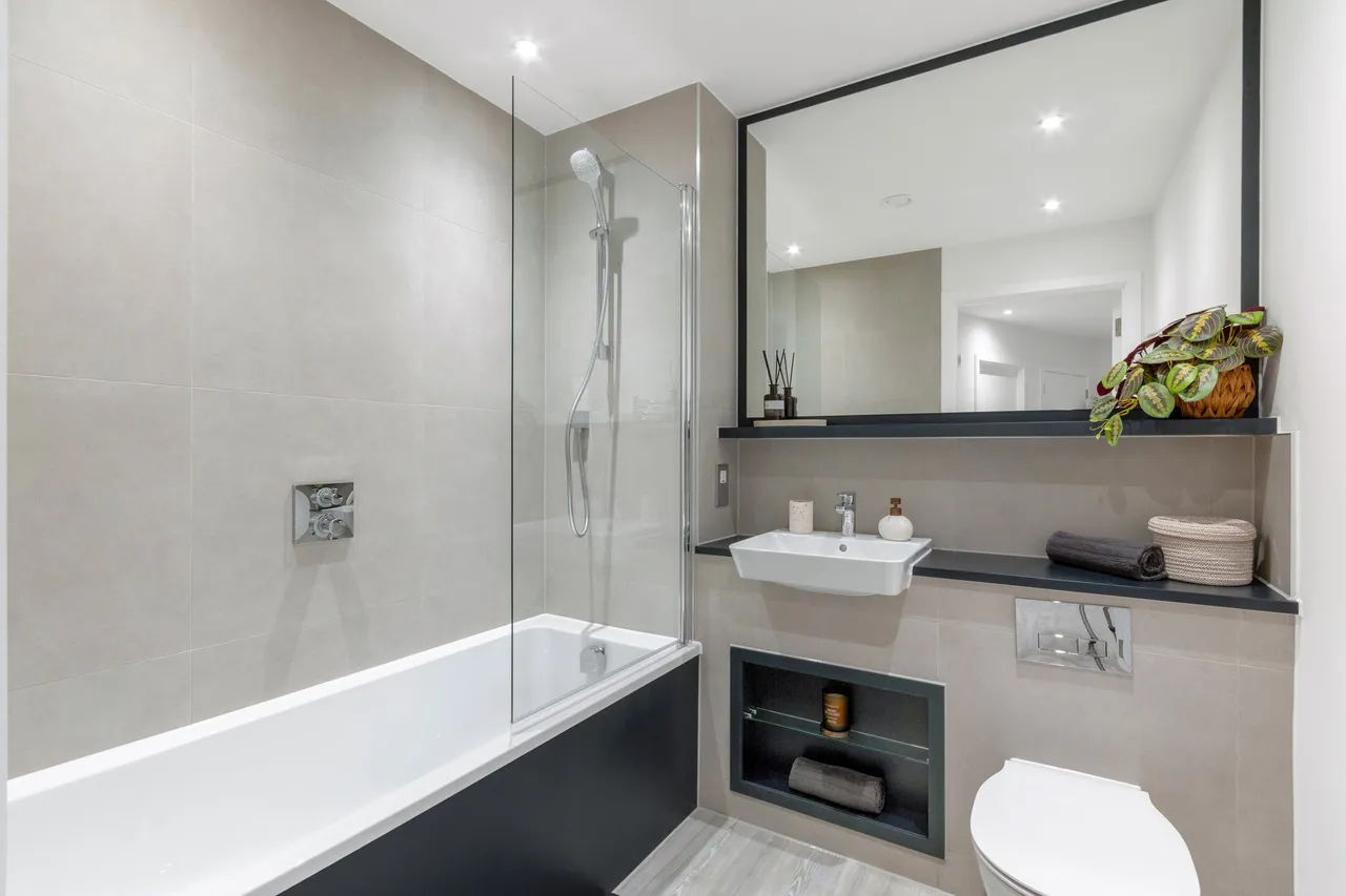 Civic Street, London, TW3, photo 10
