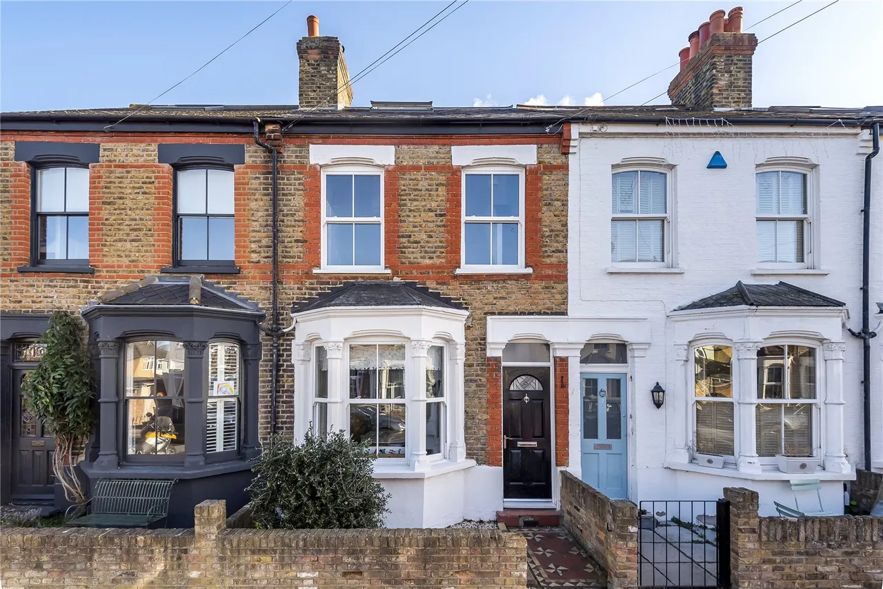 3 bed house for sale — Linden Road, Hampton, London, TW12 2JB