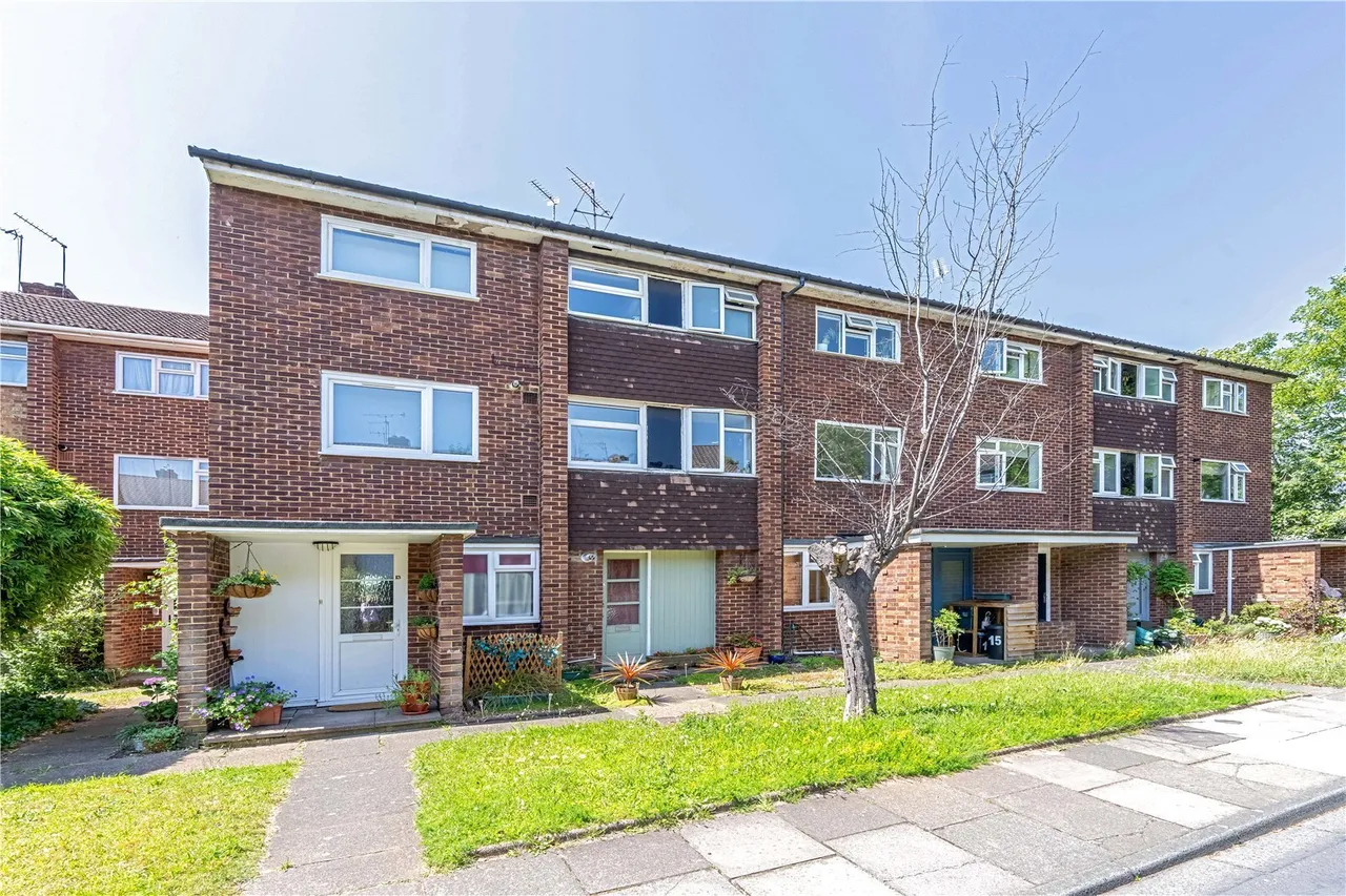 2 bed flat for sale, Cumberland Close, St Margarets, TW1