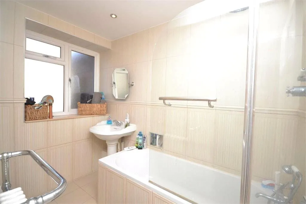 Cumberland Close, St Margarets, TW1, photo 6