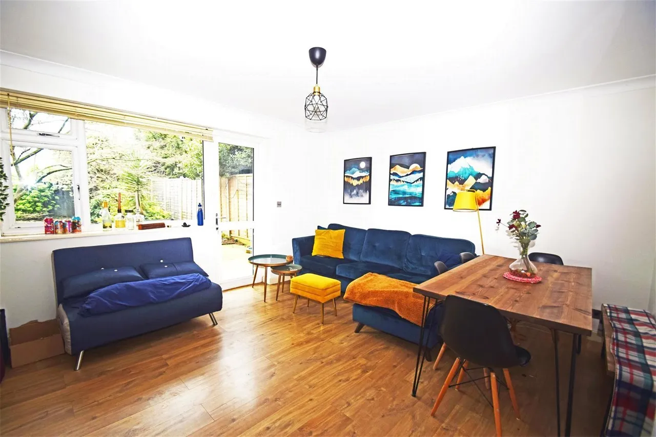 Cumberland Close, St Margarets, TW1, photo 3