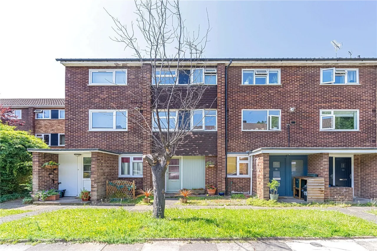 Cumberland Close, St Margarets, TW1, photo 13