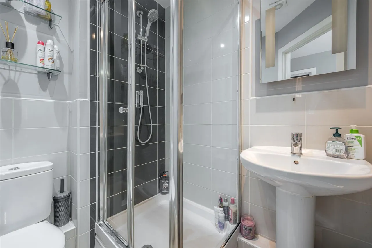 Holloway Court, Wombourne, WV5 0DJ, photo 9
