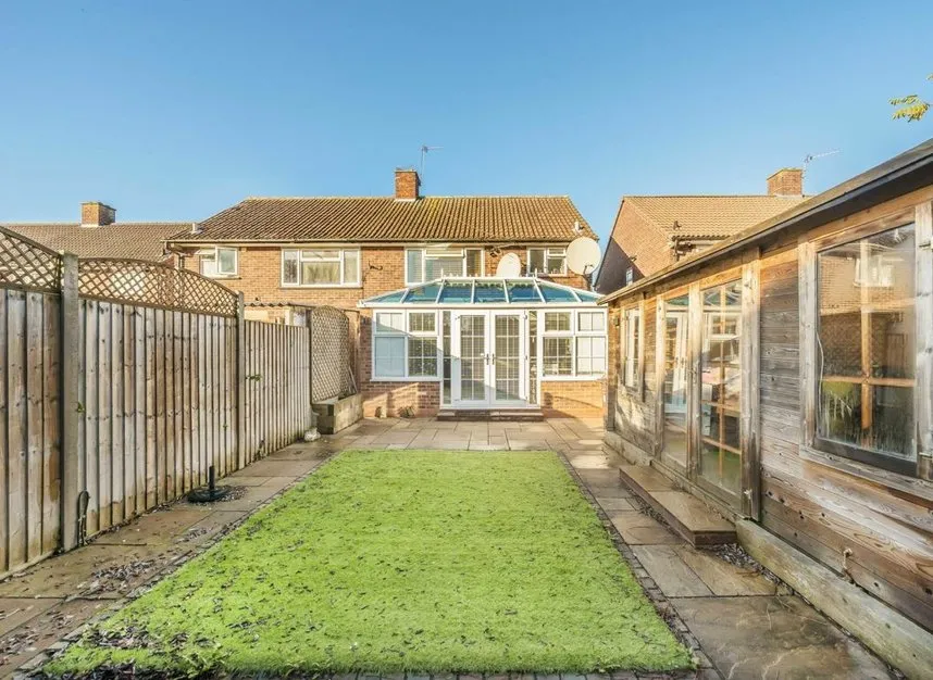 Main Street, Hanworth, TW13, photo 4