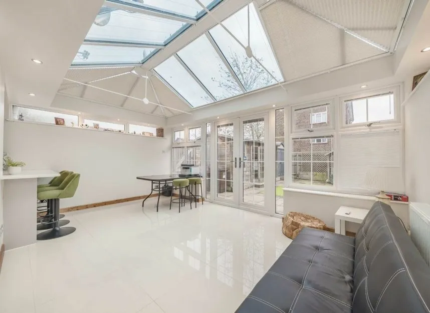 Main Street, Hanworth, TW13, photo 5