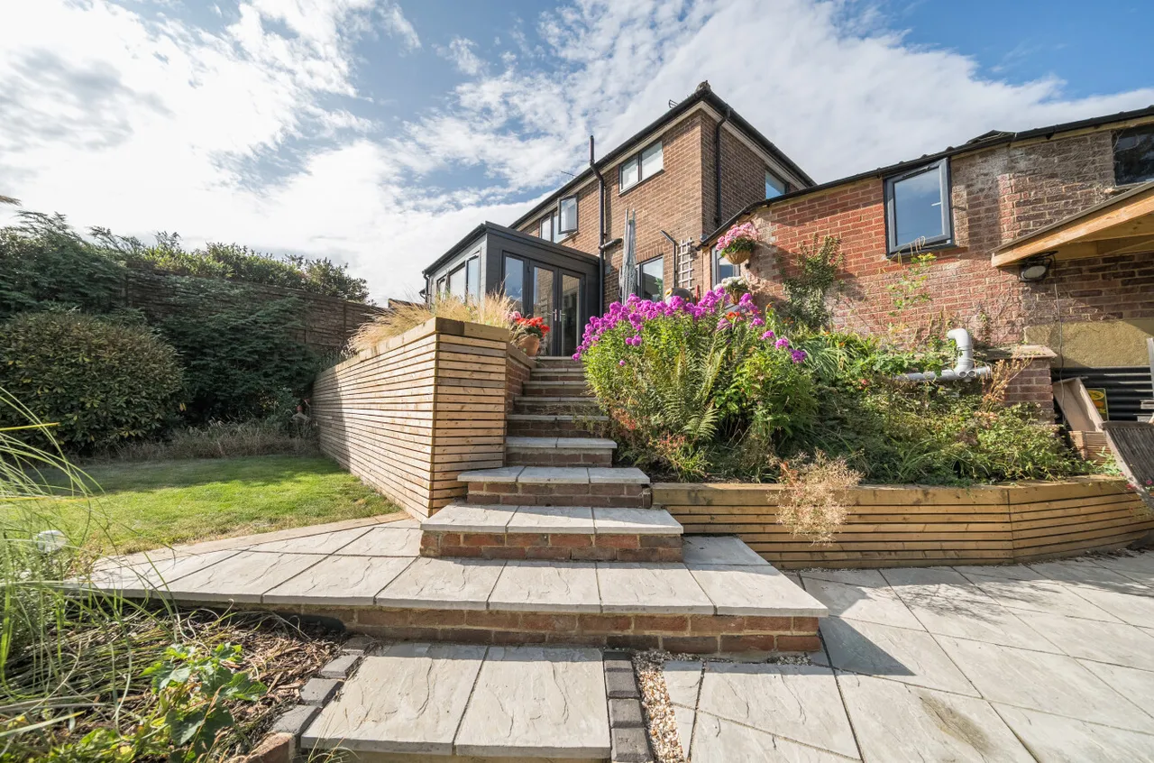 Beacon Close, Wrecclesham, GU10, photo 12