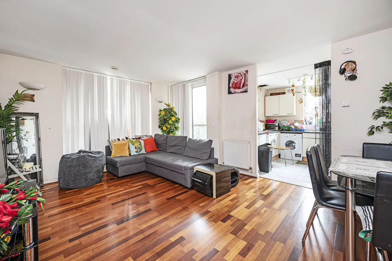 1 bed flat for sale — 4 Hacon Square, Richmond Road, London