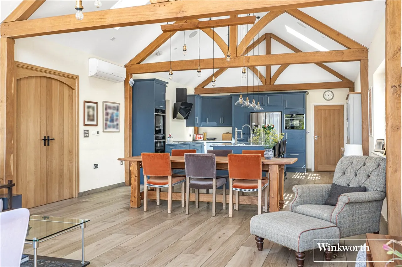 St. Anns Hill Road, Chertsey, Surrey, KT16, photo 7