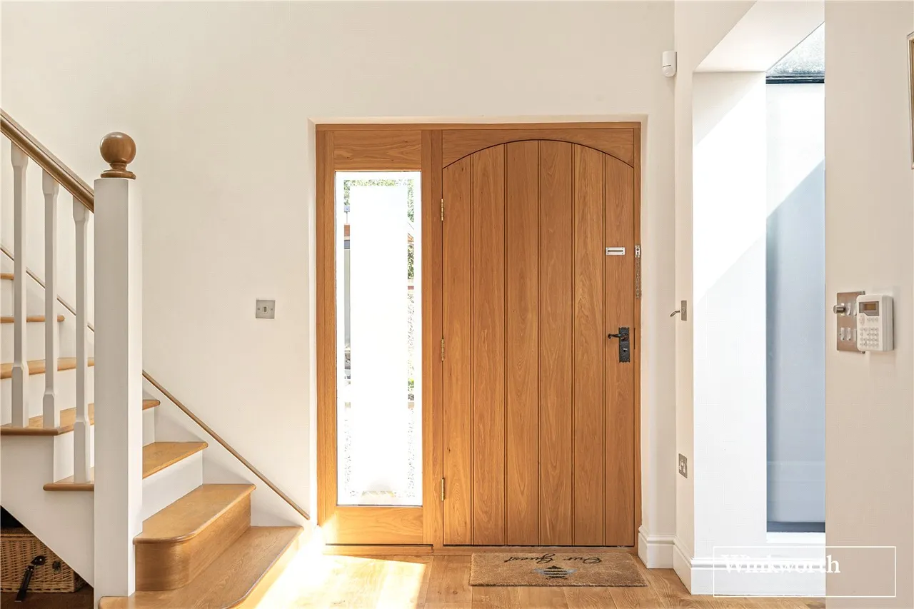 St. Anns Hill Road, Chertsey, Surrey, KT16, photo 9