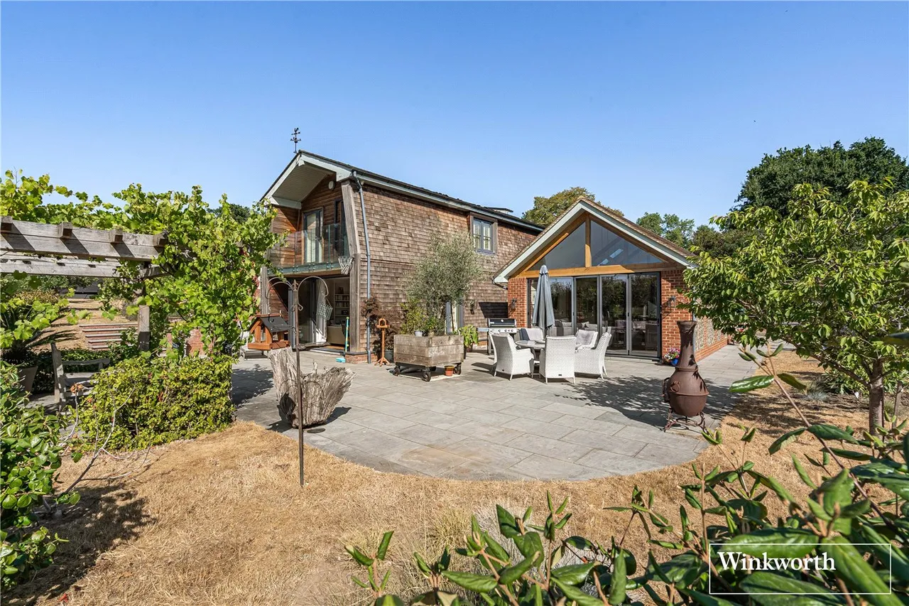 5 bed house for sale — St. Anns Hill Road, Chertsey, Surrey, KT16