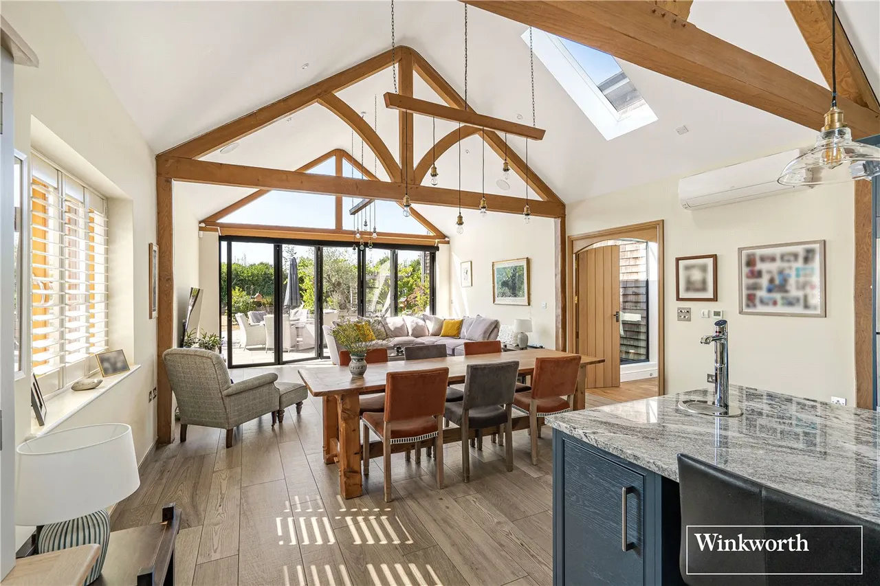 St. Anns Hill Road, Chertsey, Surrey, KT16, photo 8