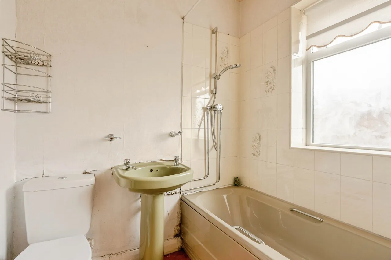 Gainsborough Avenue, Burnley, Lancashire, BB11, photo 15