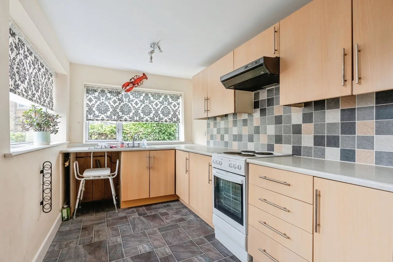Gainsborough Avenue, Burnley, Lancashire, BB11, photo 2