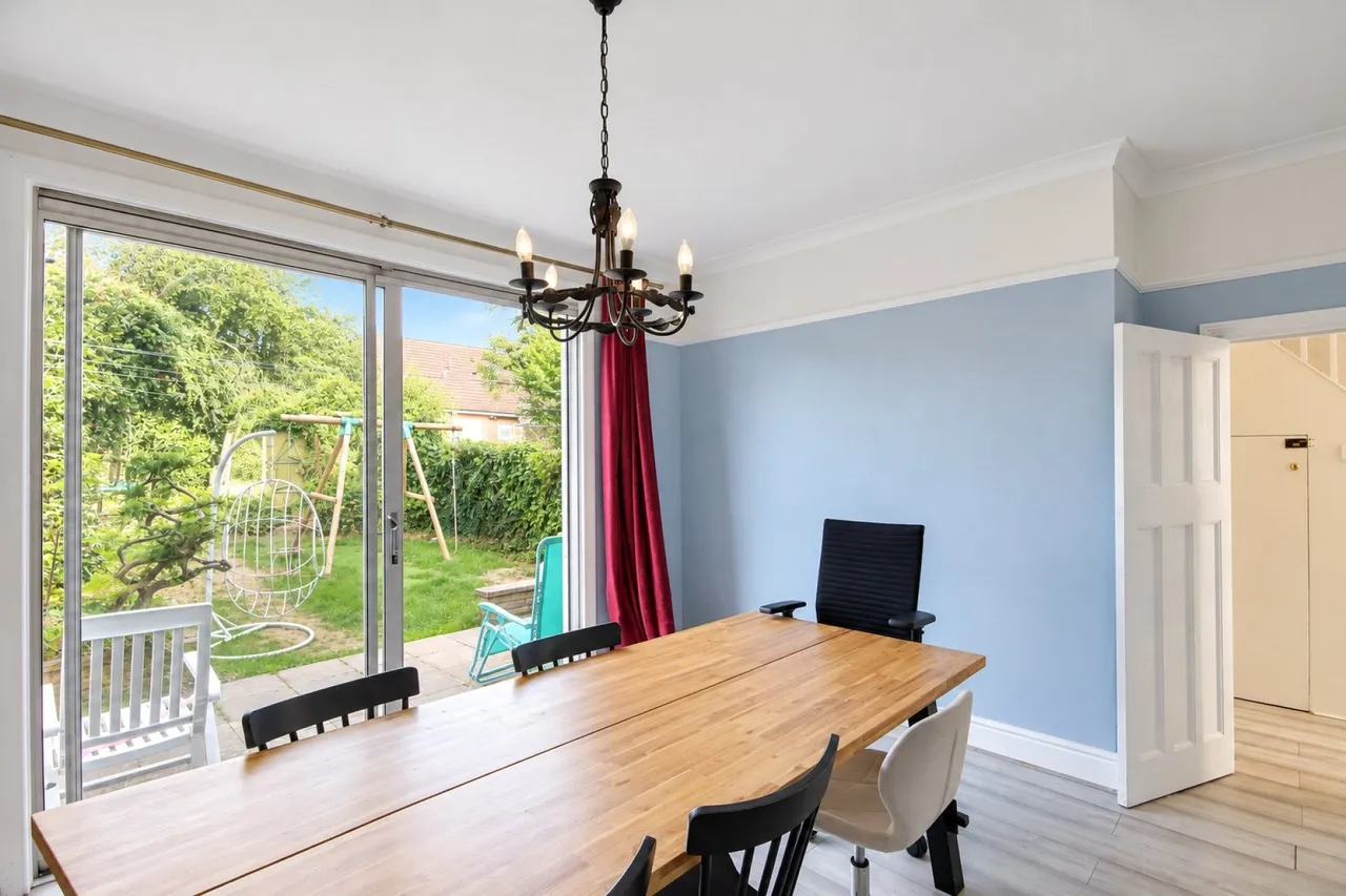 Sittingbourne Avenue, Enfield, photo 5