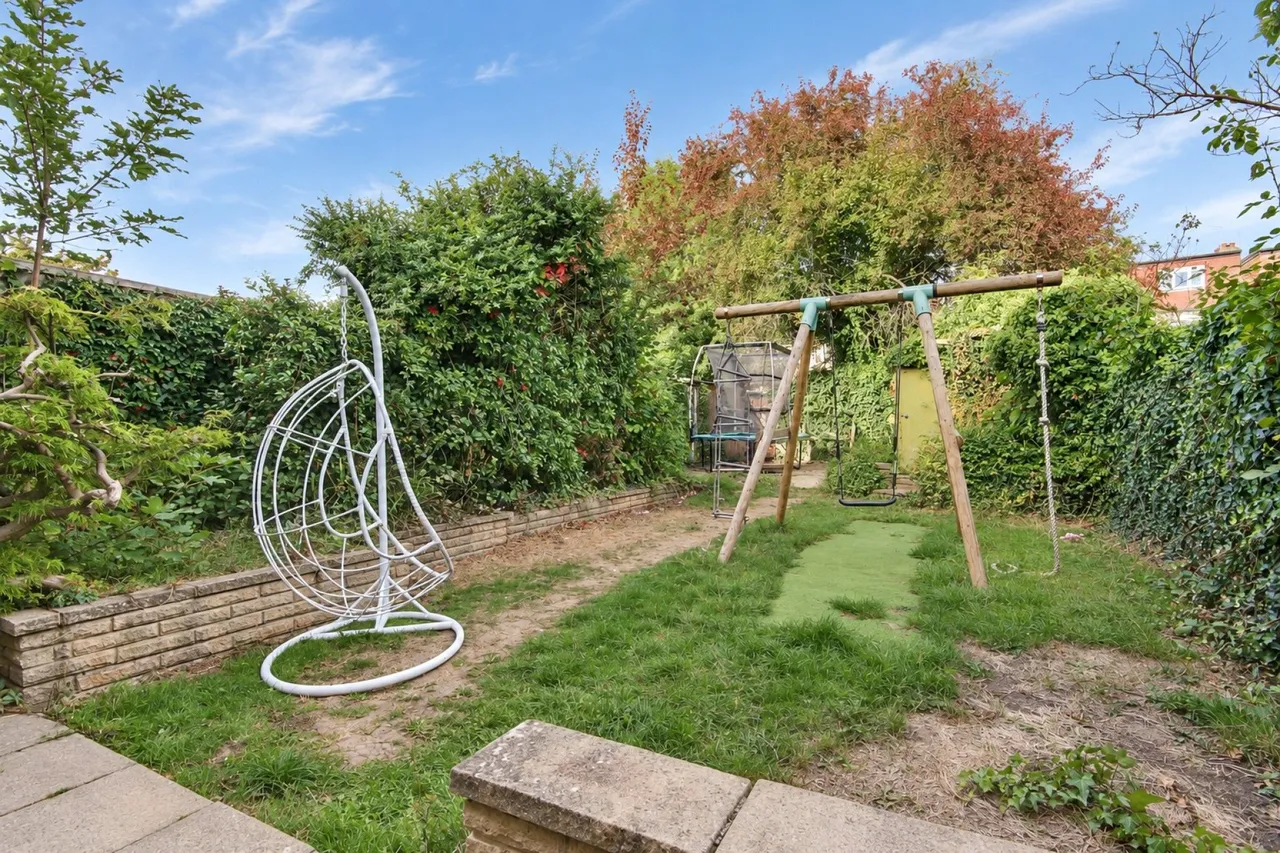 Sittingbourne Avenue, Enfield, photo 8