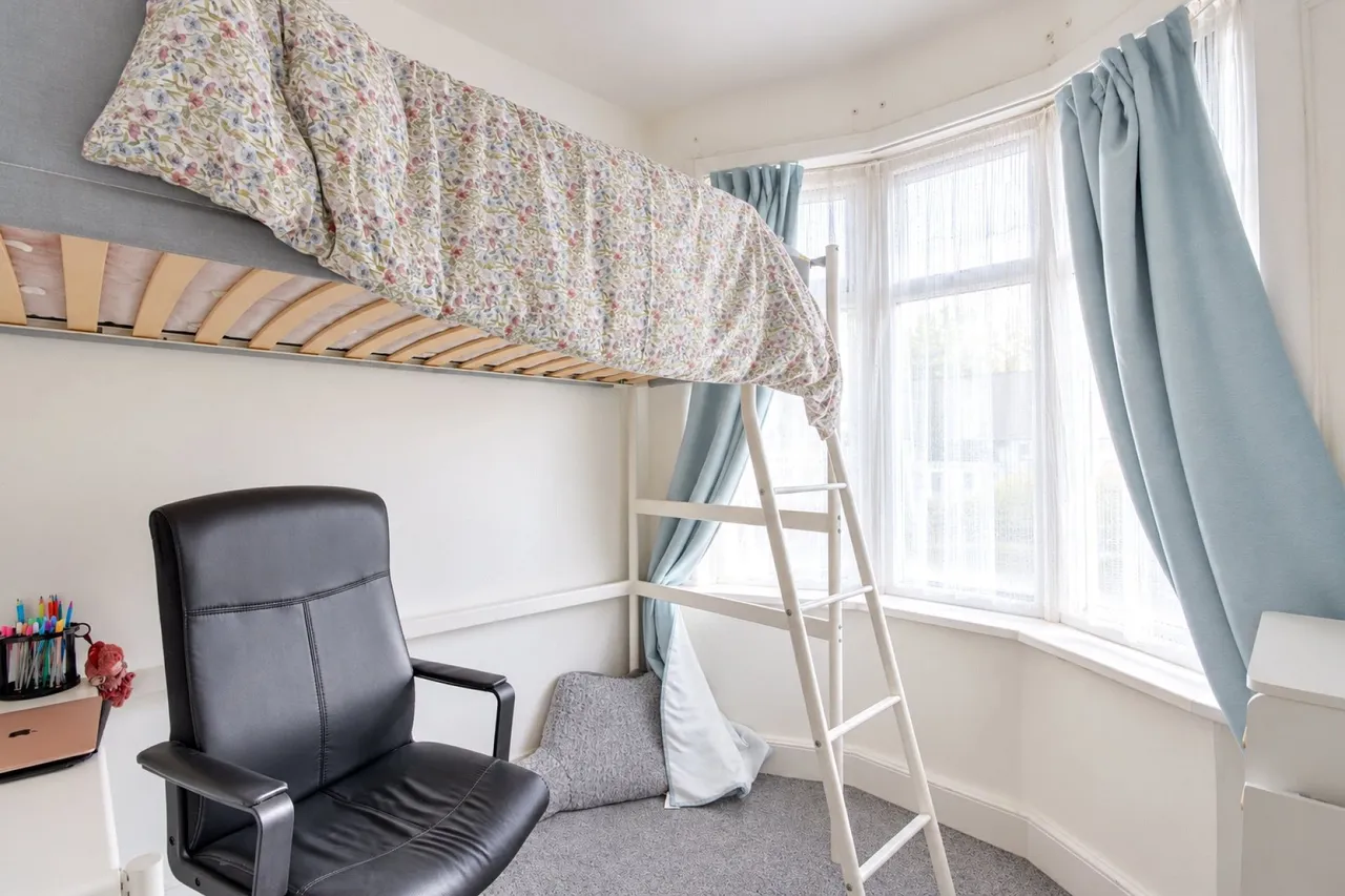 Sittingbourne Avenue, Enfield, photo 14