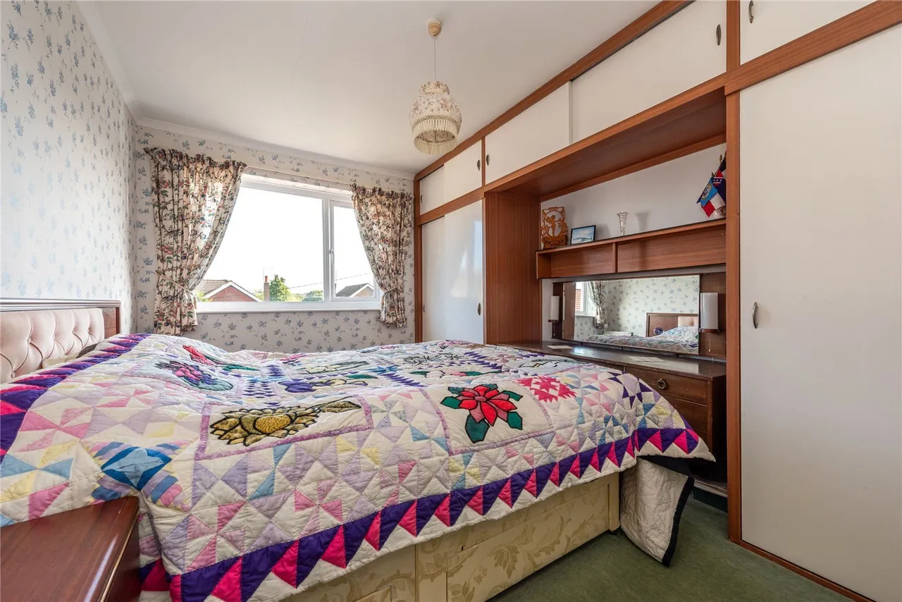 Mortimer Road, Capel, RH5, photo 11