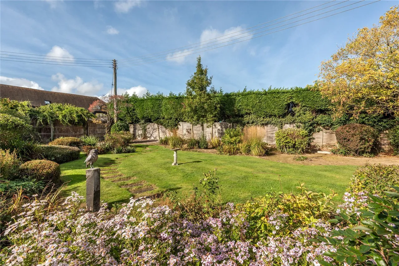 Mortimer Road, Capel, RH5, photo 13