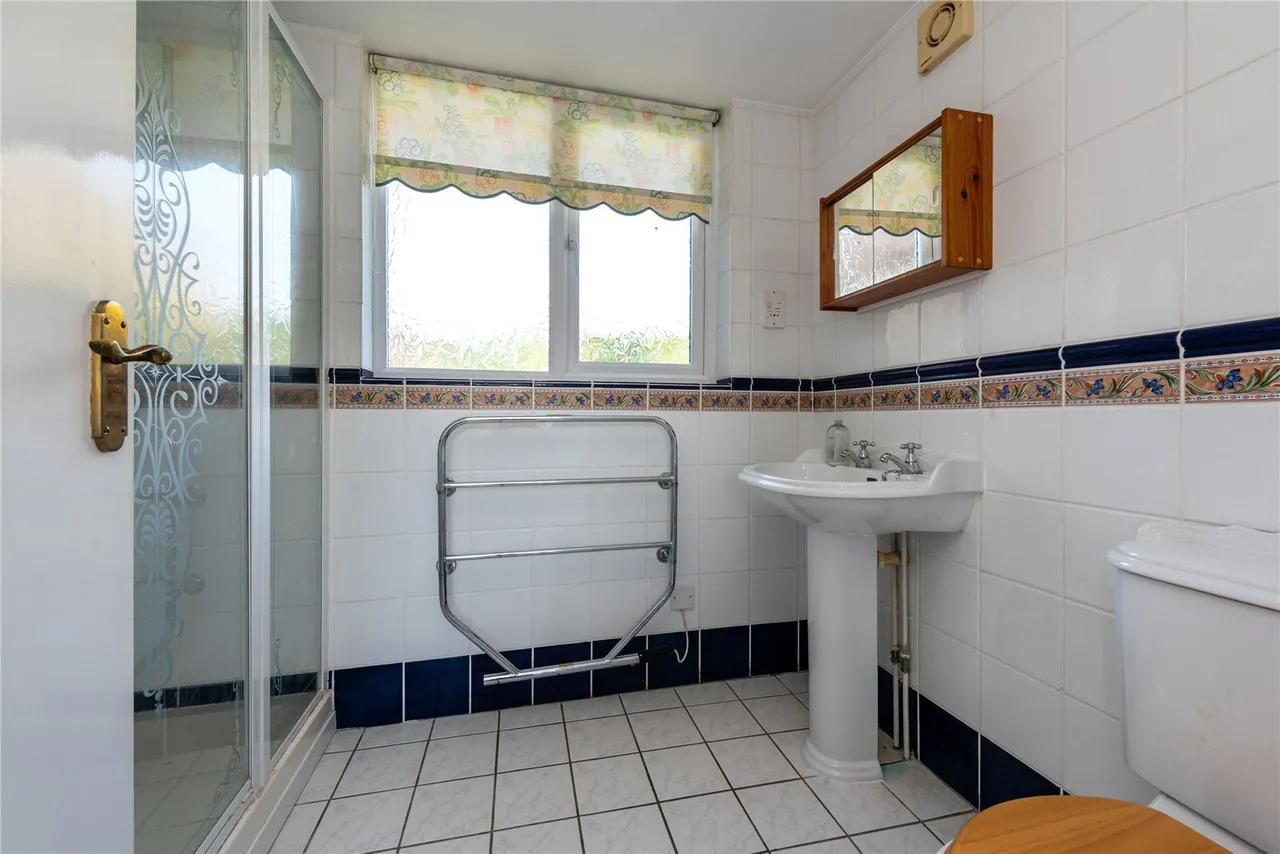 Mortimer Road, Capel, RH5, photo 9